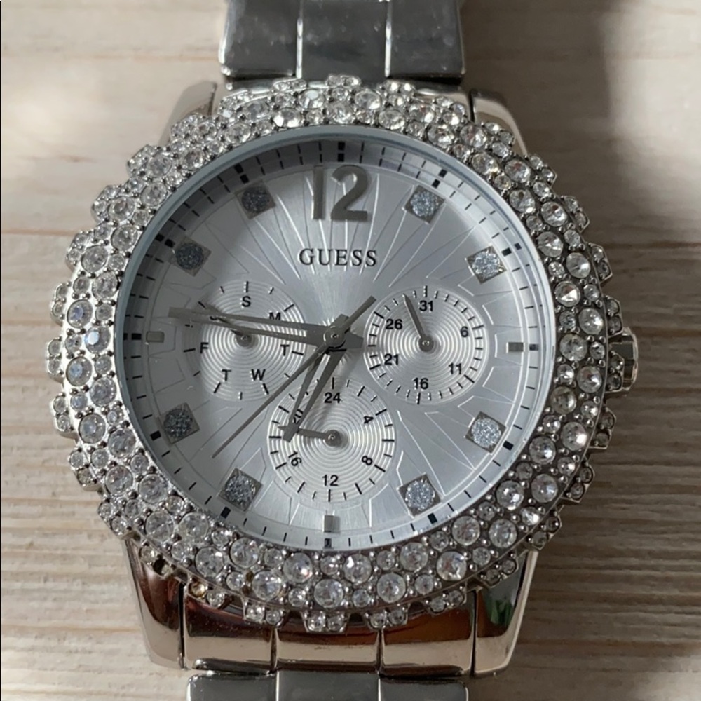 chunky border guess watch. - Picture 1 of 4